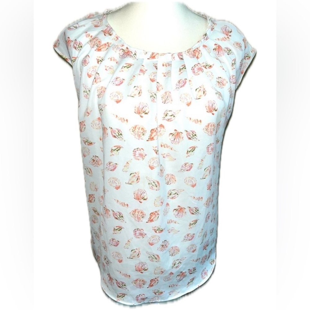 LC Lauren Conrad Pleated White & Pink Seashell Top